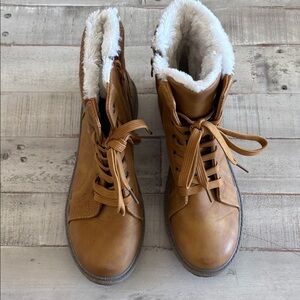 Women's Tan Fur-Lined Winter Boots